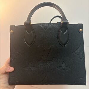 Louis Vuitton Black on the go pm